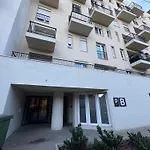 Downtown 2 Bedrooms Nearby Duna River Balcony-Garage 10 Euro Per Day