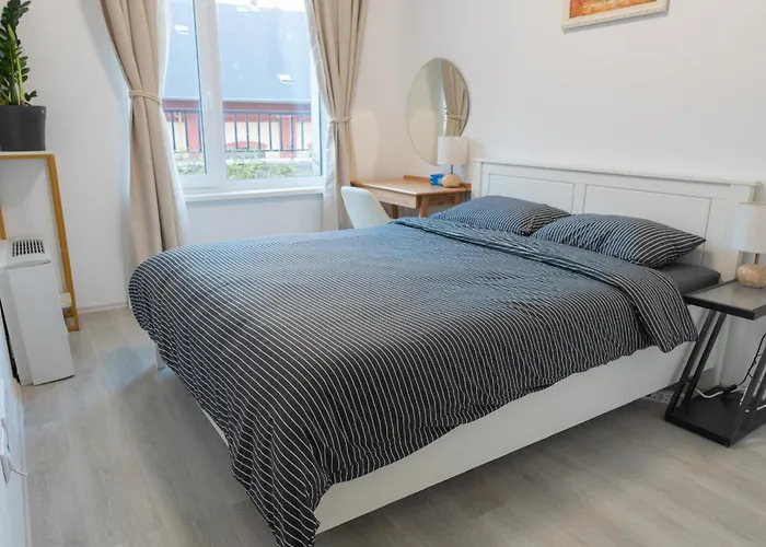 Downtown 2 Bedrooms Nearby Duna River Balcony-Garage 10 Euro Per Day