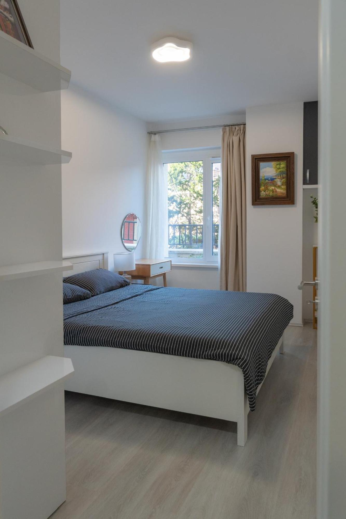 Downtown 2 Bedrooms Nearby Duna River Balcony-garage 10 Euro Per Day Apartment
