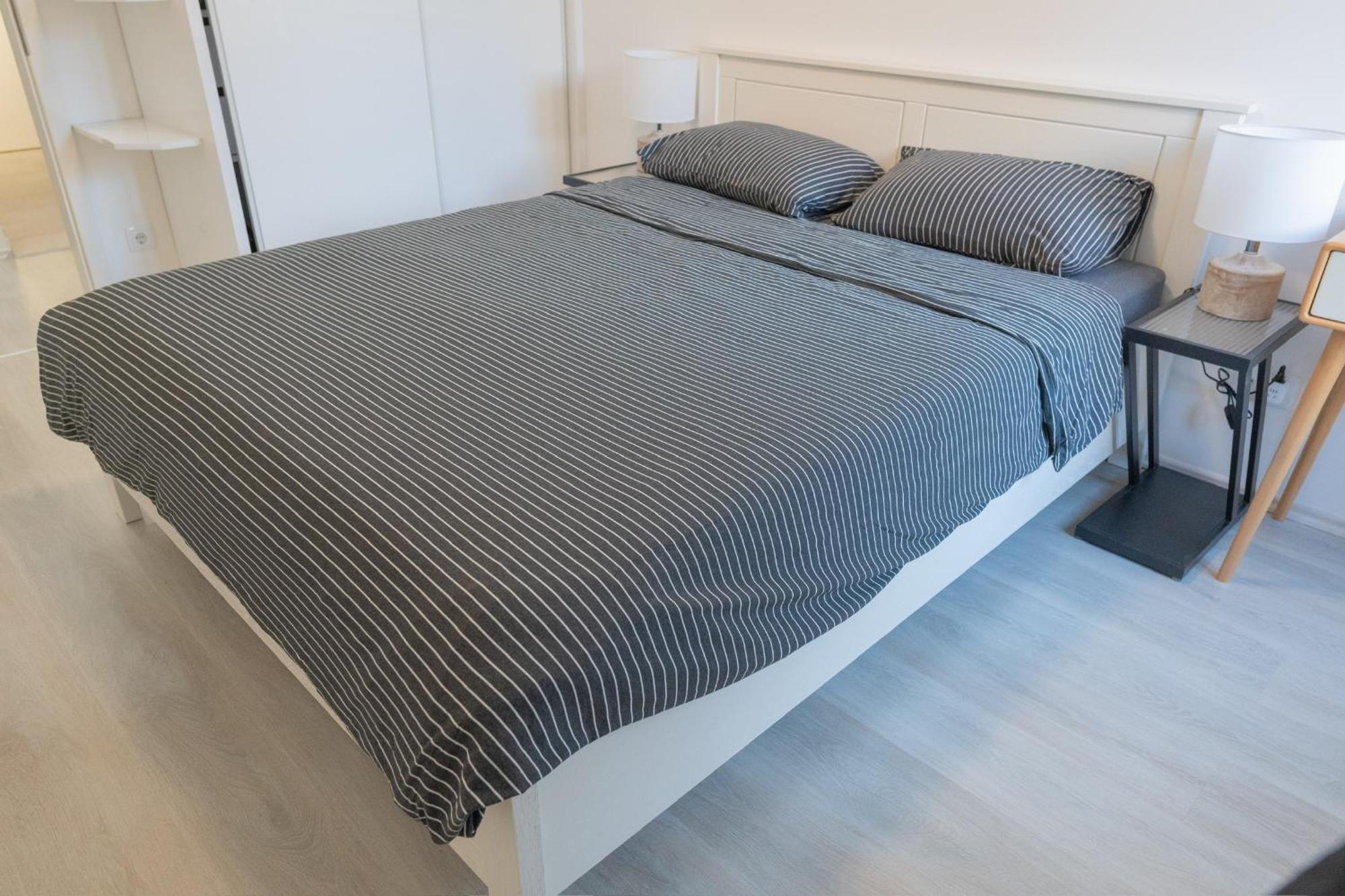 Apartment Downtown 2 Bedrooms Nearby Duna River Balcony-garage 10 Euro Per Day *